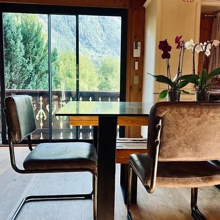 Σαλέ Alpine Retreat With Mont Blanc View, Chamonix, Private Parking *
